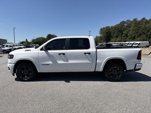 Used 2025 RAM 1500 Big Horn AWD/4WD image 4