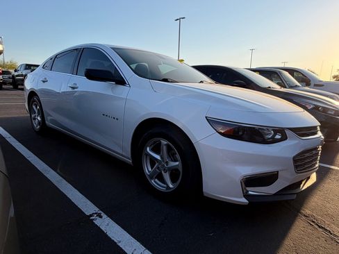 Used 2016 Chevrolet Malibu LS image 2