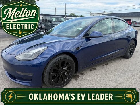 Used 2022 Tesla Model 3 RWD image 1