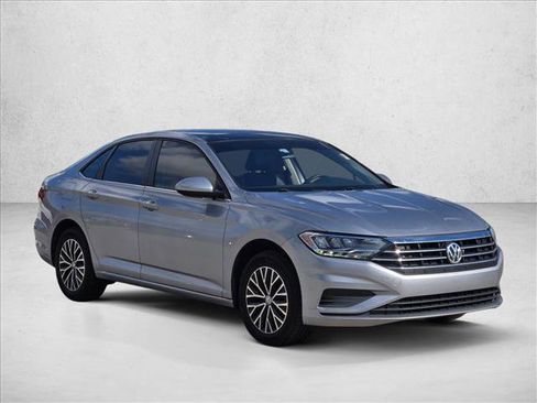 Used 2020 Volkswagen Jetta SE image 3
