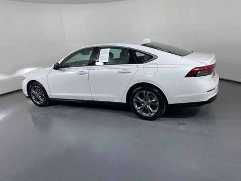 Used 2024 Honda Accord EX image 9