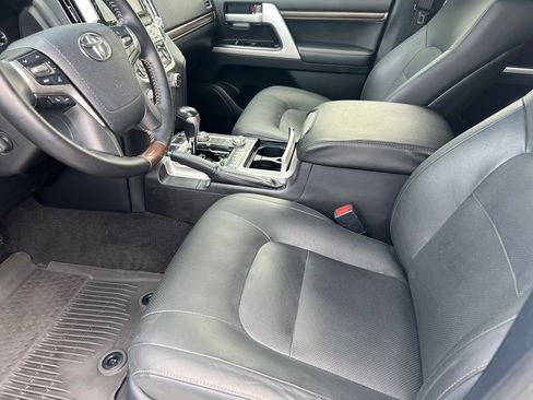 Used 2021 Toyota Land Cruiser Heritage Edition AWD/4WD image 10
