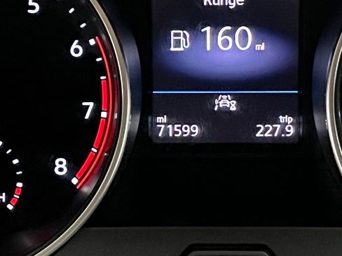 Used 2020 Volkswagen Tiguan SE w/ Panoramic Sunroof Package AWD/4WD image 25