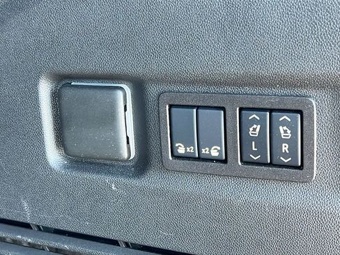 Certified 2025 Chevrolet Suburban RST w/ Comfort Package AWD/4WD image 13