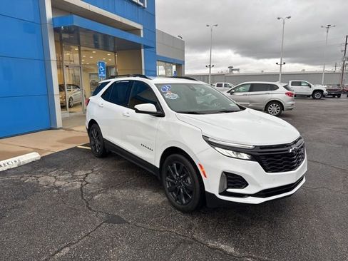 Used 2024 Chevrolet Equinox RS w/ LPO, Floor Liner Package image 9