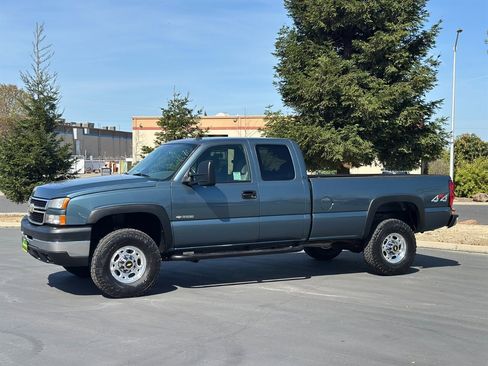 Used 2006 Chevrolet Silverado 3500 LT w/ Skid Plate Package image 4