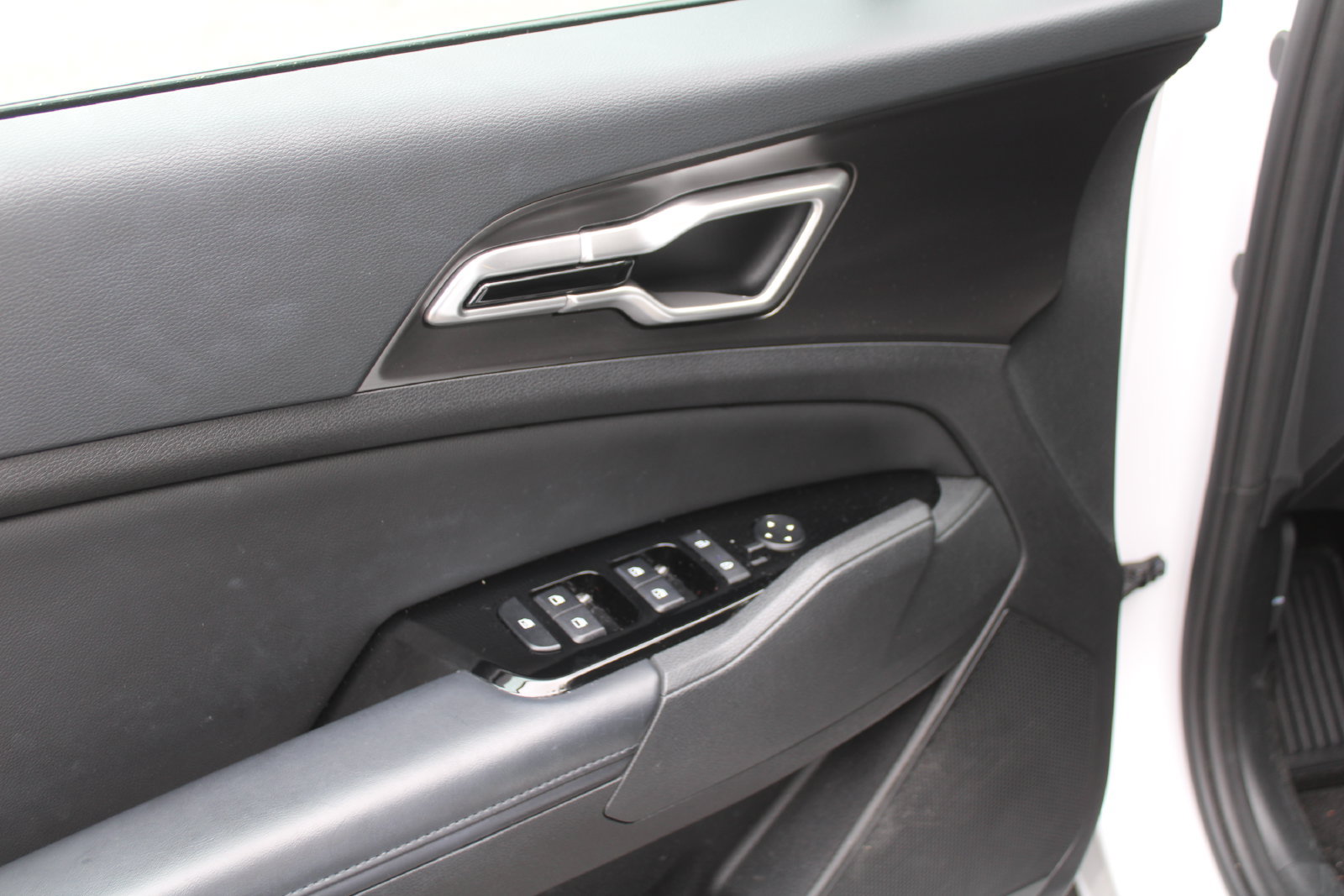 Certified 2023 Kia Sportage EX FWD image 18