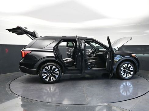 Used 2025 Ford Explorer Platinum w/ LUX Leather Package AWD/4WD image 43