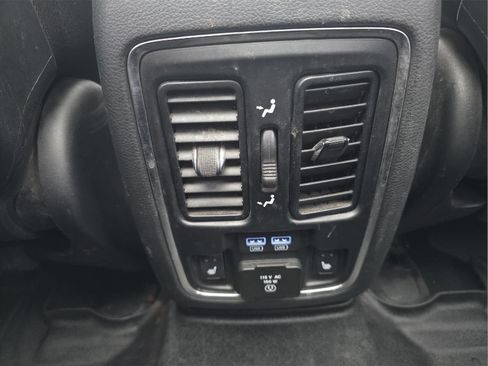 Used 2019 Jeep Grand Cherokee Limited w/ Luxury Group II image 27