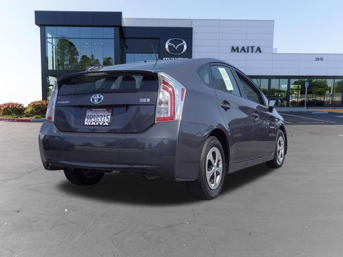 Used 2015 Toyota Prius Two FWD image 3
