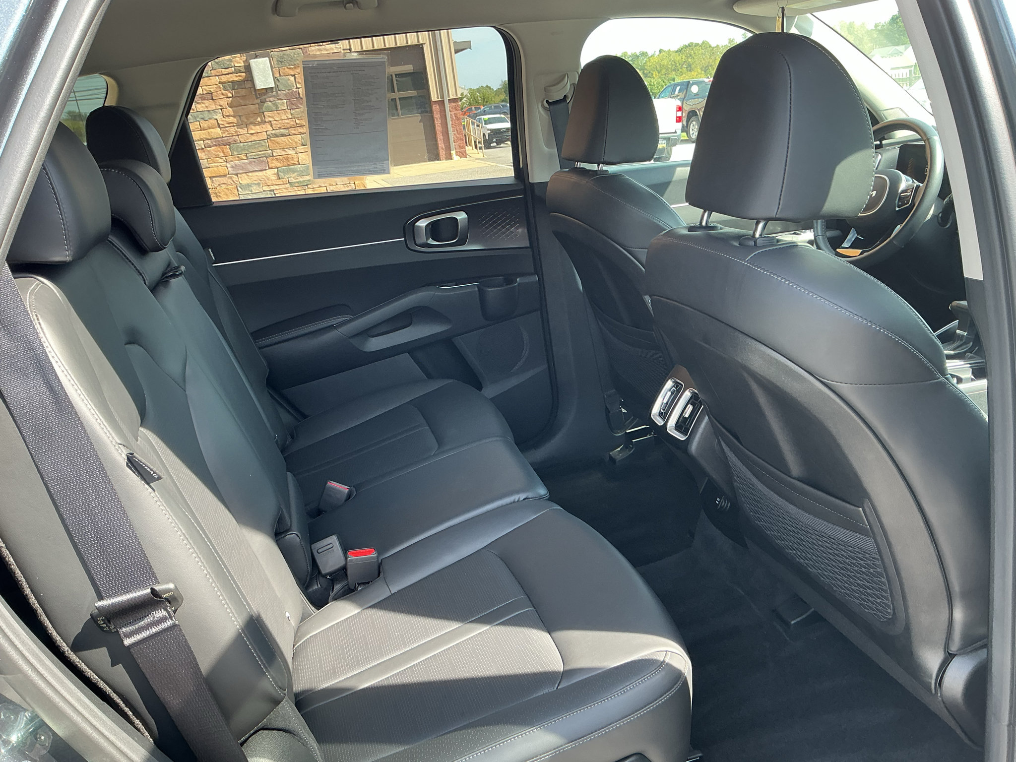 Used 2025 Kia Sorento S AWD/4WD image 22