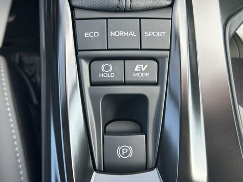 Used 2026 Toyota Camry SE FWD image 32