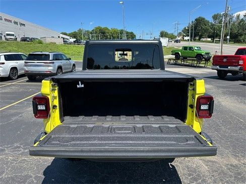 Used 2023 Jeep Gladiator Rubicon w/ LED Lighting Group image 9