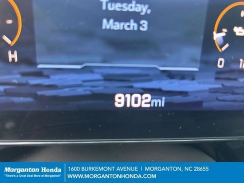 Used 2025 Chevrolet Suburban Z71 w/ Comfort Package image 23