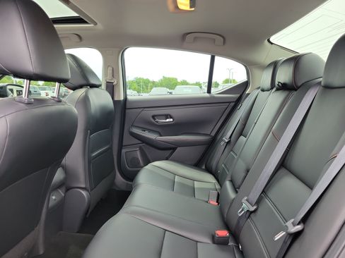 Certified 2021 Nissan Sentra SR w/ SR Premium Package FWD image 11