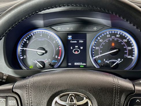 Used 2019 Toyota Highlander XLE AWD/4WD image 39