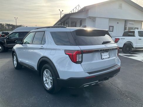 New 2026 Ford Explorer Active w/ Active Comfort Package image 7