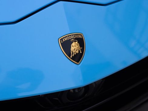 Used 2024 Lamborghini Urus S AWD/4WD image 11