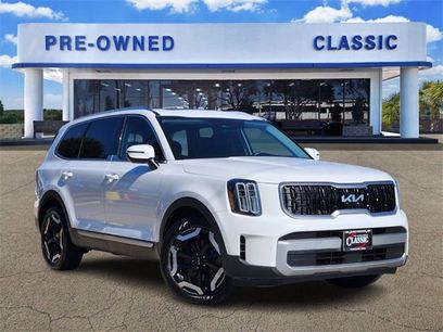 Used 2023 Kia Telluride EX w/ EX Captain's Chair Package
