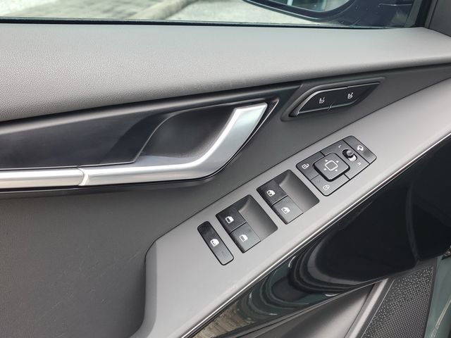 Certified 2023 Kia Niro SX Touring FWD image 18
