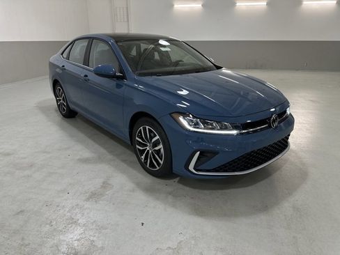 New 2026 Volkswagen Jetta SE FWD image 4