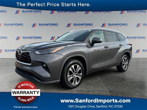 Used 2022 Toyota Highlander XLE image 1