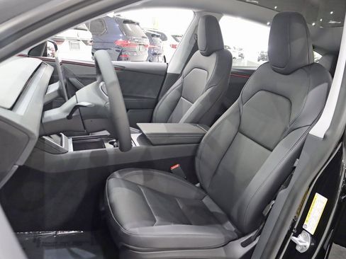 Used 2026 Tesla Model Y AWD image 26