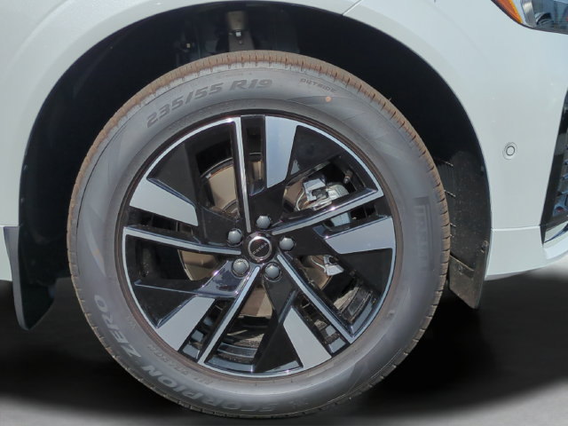 New 2026 Volvo XC60 B5 Plus w/ Protection Package Premier AWD/4WD image 26