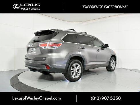 Used 2014 Toyota Highlander XLE image 6