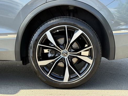 Certified 2024 Volkswagen Tiguan SEL R-Line image 10