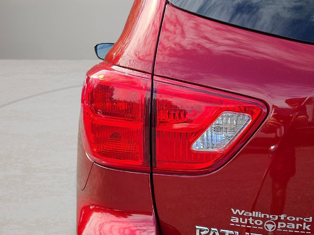 Used 2020 Nissan Pathfinder SV AWD/4WD image 26