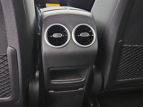 New 2026 Mercedes-Benz GLB 250 image 18