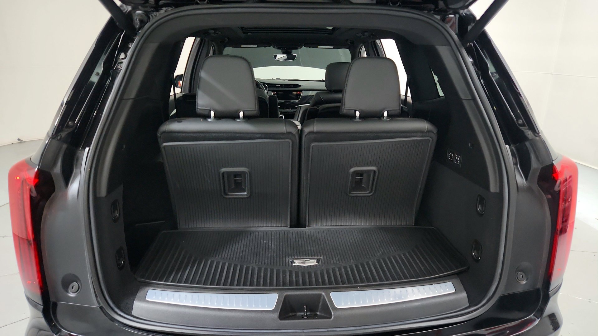 Used 2024 Cadillac XT6 Premium Luxury w/ Technology Package AWD/4WD image 26