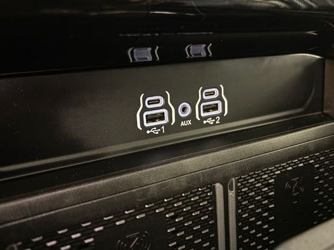 Used 2025 RAM 2500 Laramie AWD/4WD image 30