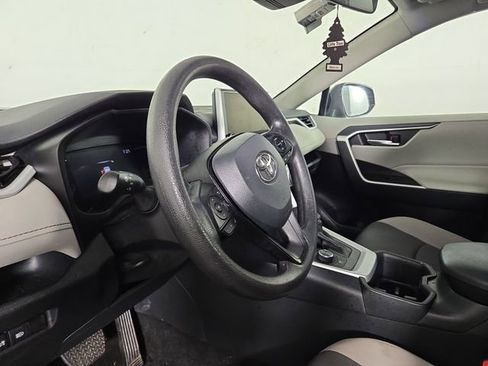 Used 2025 Toyota RAV4 XLE image 14