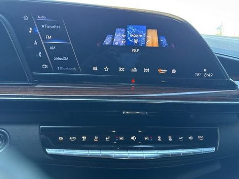 Used 2023 Cadillac Escalade Luxury image 18