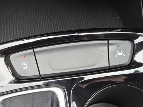 Used 2025 Chevrolet Trax LT w/ Driver Confidence Package FWD image 8