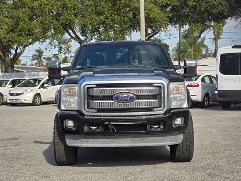 Used 2013 Ford F250 Platinum w/ Platinum Pkg image 2