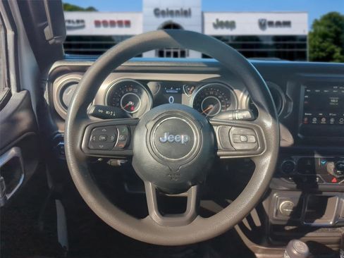 Used 2022 Jeep Gladiator Sport AWD/4WD image 16