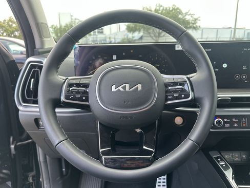Certified 2025 Kia Sorento SX FWD image 11