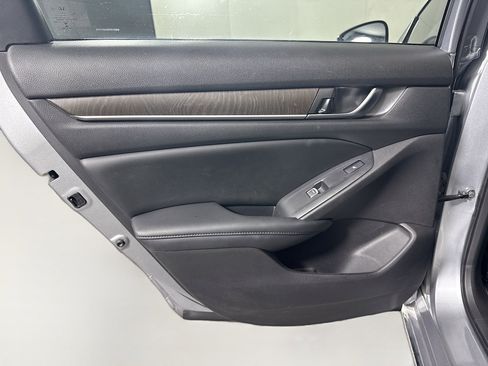 Used 2022 Honda Accord Touring image 26