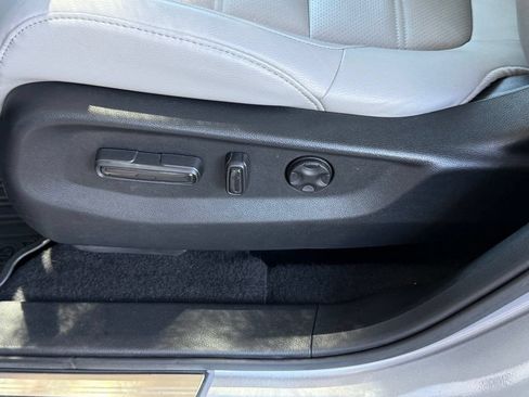Used 2018 Honda CR-V Touring image 27