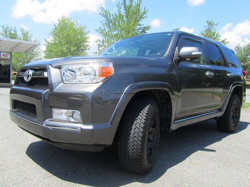 Used 2011 Toyota 4Runner SR5 AWD/4WD image 5