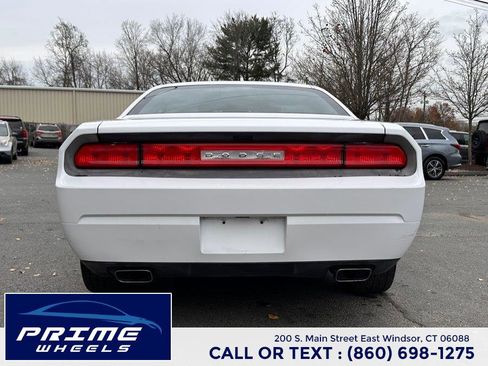 Used 2012 Dodge Challenger SXT image 6