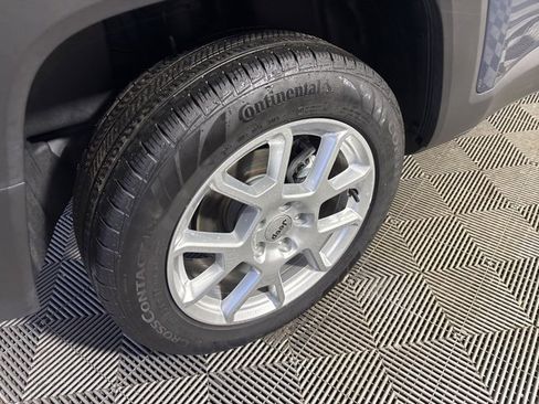 Certified 2023 Jeep Renegade Latitude image 7