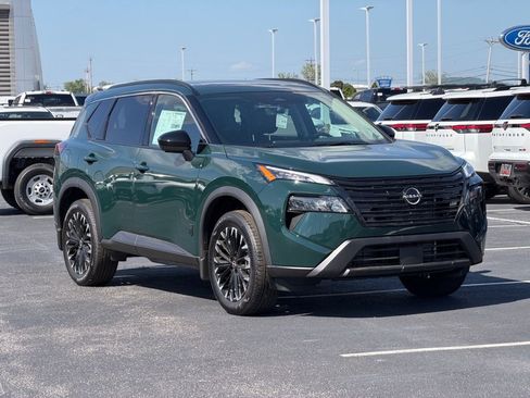 New 2026 Nissan Rogue SV FWD image 2