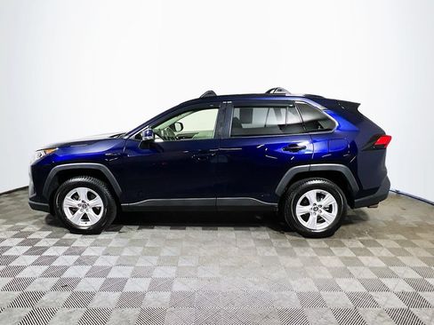Used 2020 Toyota RAV4 XLE w/ Convenience Package AWD/4WD image 4