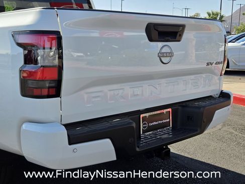 Used 2024 Nissan Frontier SV w/ Technology Package AWD/4WD image 5