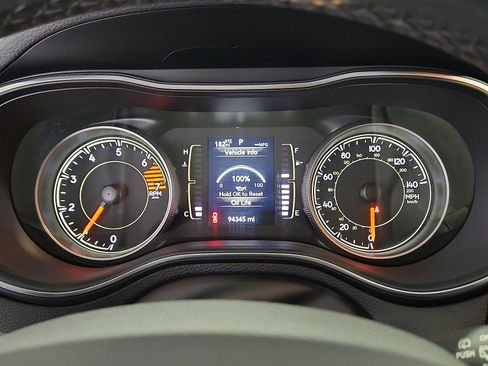 Used 2020 Jeep Cherokee Latitude Plus image 18