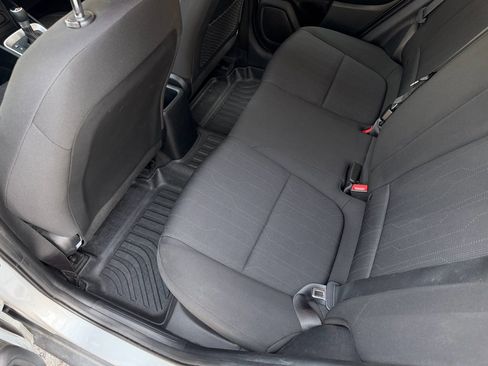 Used 2022 Hyundai Venue SE image 19